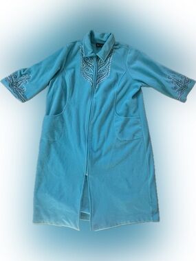 Rare Vintage Bob Mackie Turquoise Blue Embroidered Fleece Robe